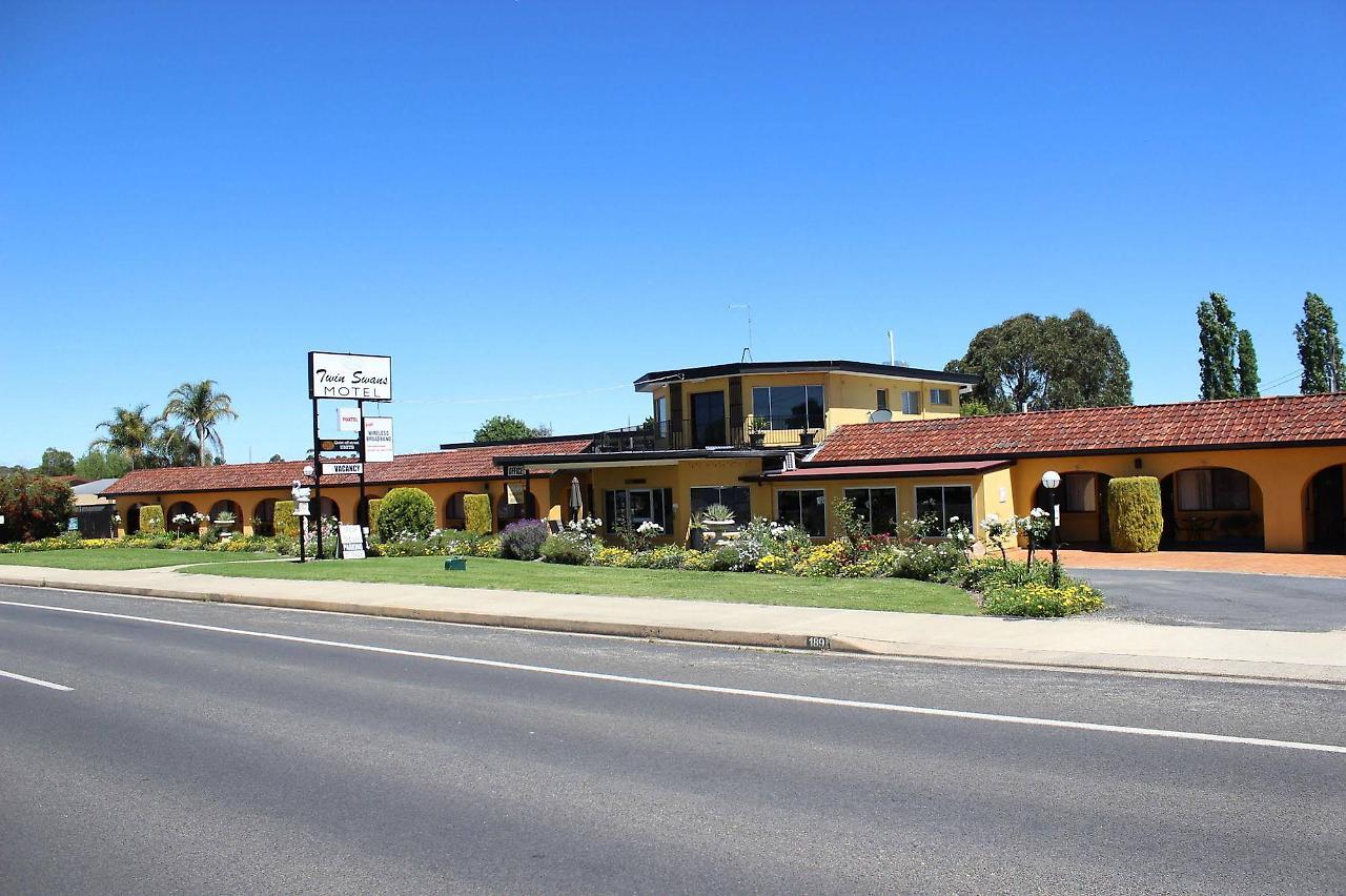 Twin Swans Motel Inverell Exteriör bild